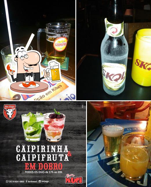 Desfute uma tulipa de cerveja leve ou escura