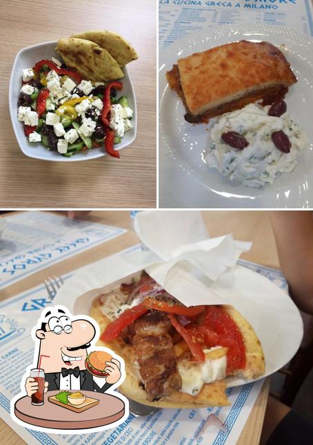 Ordina un hamburger a Greek Gyros e More