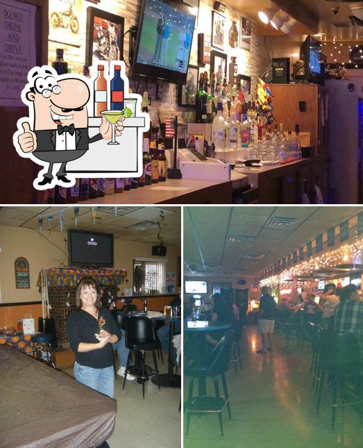 Bullpen Sports Bar in Shorewood - Restaurant menu and reviews