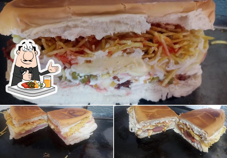 Platos en Hot dog do gigante