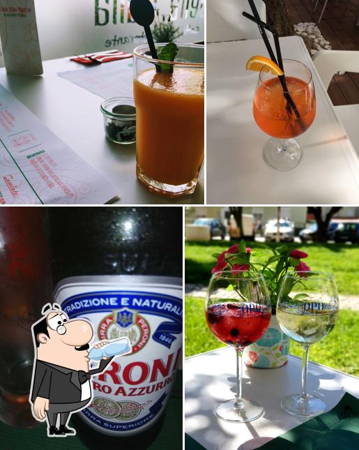 Confira a ilustração apresentando bebida e comida a A Bela Itália Alverca