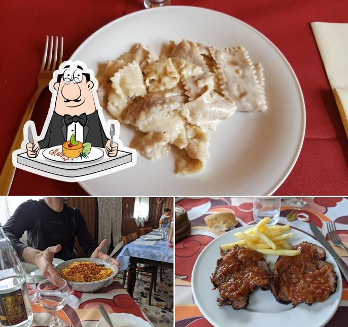 Guarda la foto che raffigura la cibo e tavolo da pranzo di Chiappari Quinto