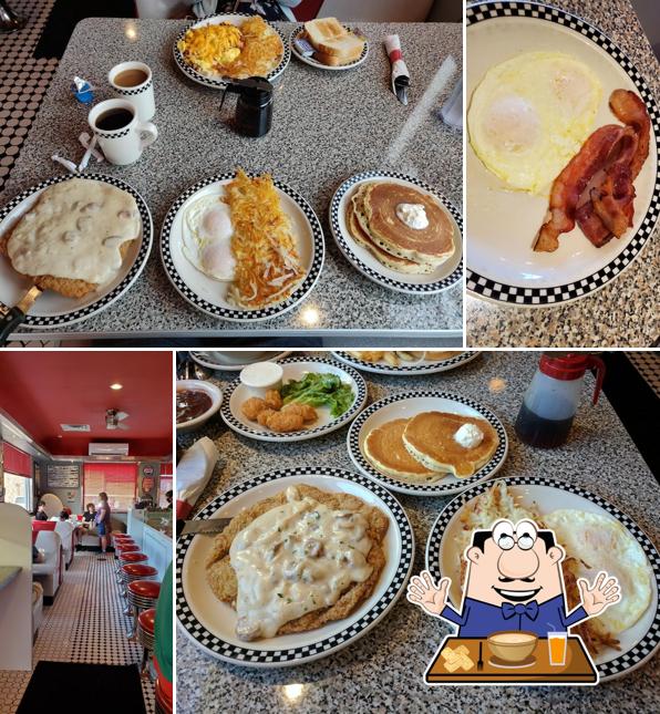 Food at Gus's Diner