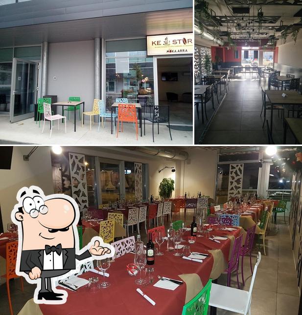 Gli interni di Kestoria pizzeria ristorante caffetteria lounge bar