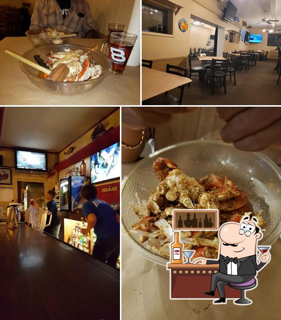 Lestardo's Crab House, 135 Christiana Rd 7 in New Castle Restaurant