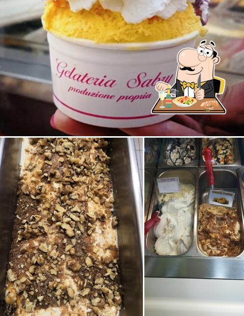 Platti al Gelateria Sabry