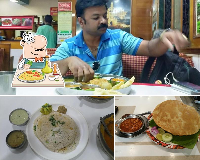 Food at Hotel Vishnu Bhavan