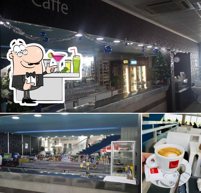 La foto della bancone da bar e bevanda di Buffet Luping,