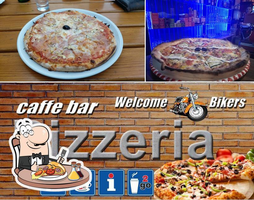 Ordina tra le svariate varianti di pizza