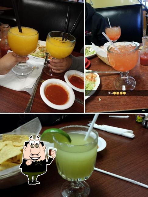 Disfrutra de una bebida en La Hacienda Mexican Restaurant