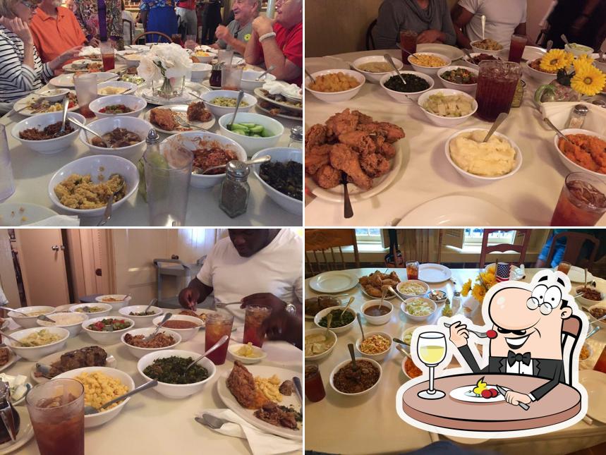 Mrs. Wilkes Dining Room in Savannah Restaurant menu and reviews