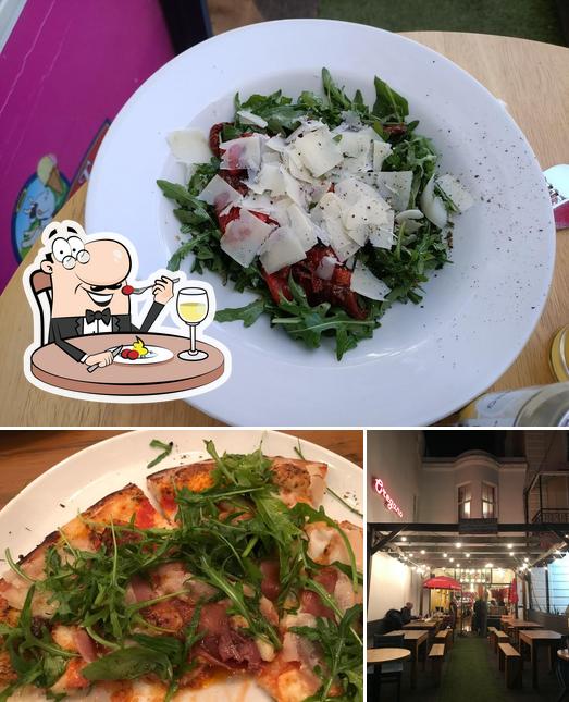 Mira las fotos donde puedes ver comida y interior en Oregano Pizzeria - Worthing