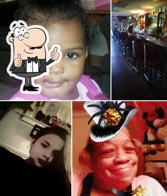 River Rouge Bar & Grill, 150 E Great Lakes St in River Rouge Restaurant reviews