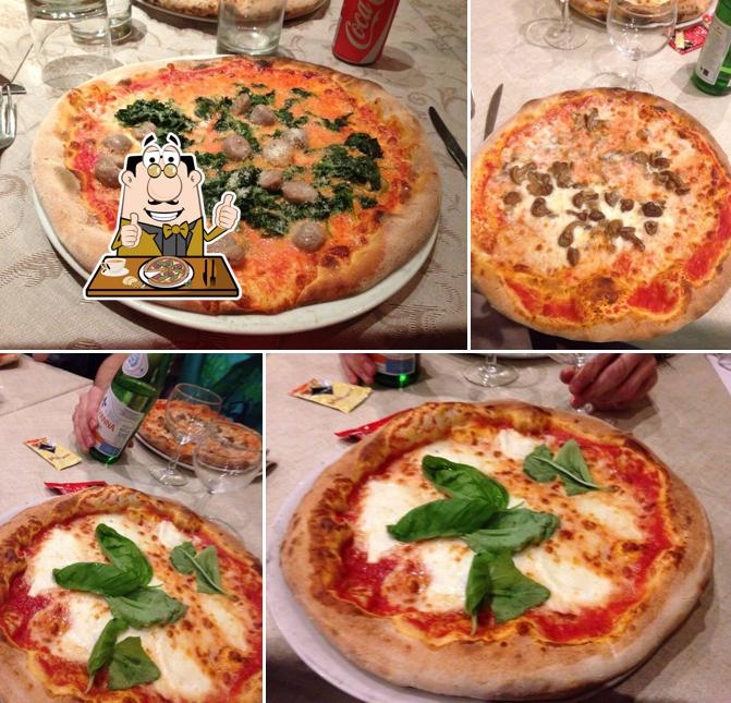 At Vecchia Napoli, you can enjoy pizza