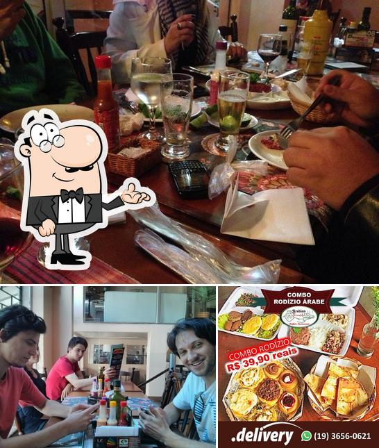 Estas son las imágenes que muestran interior y comida en Arabian Buffet e Restaurante
