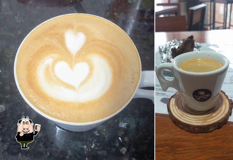 Desfrute de uma bebida no Café & Tudo - Loja, Soluções Em Café E Cafeteria