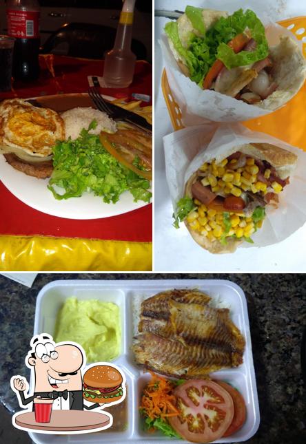 Experimente um hambúrguer no Sanduicheria Sandubão (Sanduicheria Itaberaí/Prato Feito/Restaurante/Comida A Noite/X-salada)