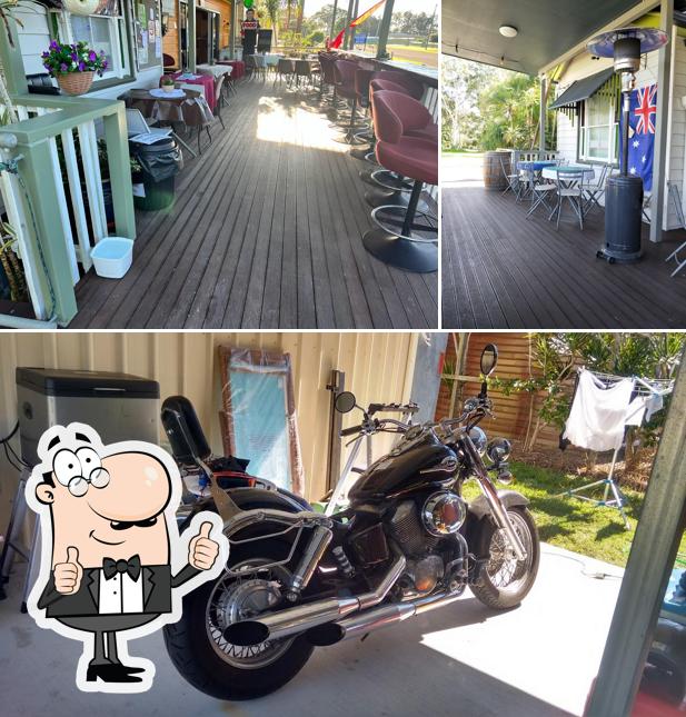 Poona Bay Cafe & General Store in Poona Restaurant reviews