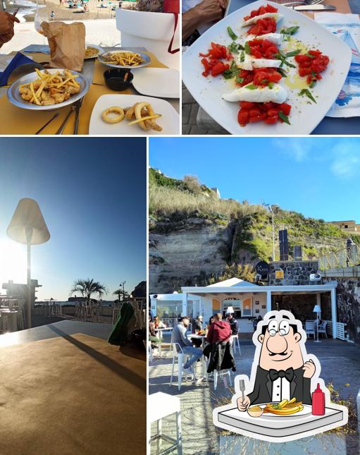 Prova a prendere le patatine fritte a La Playa Lounge Bar