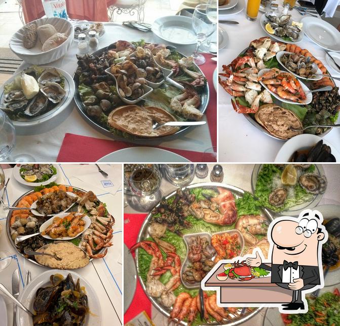 The visitors of Restaurante Baía can order different seafood meals