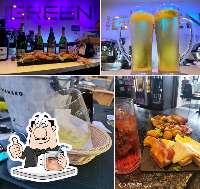La foto di bevanda e cibo da New Green Cafè