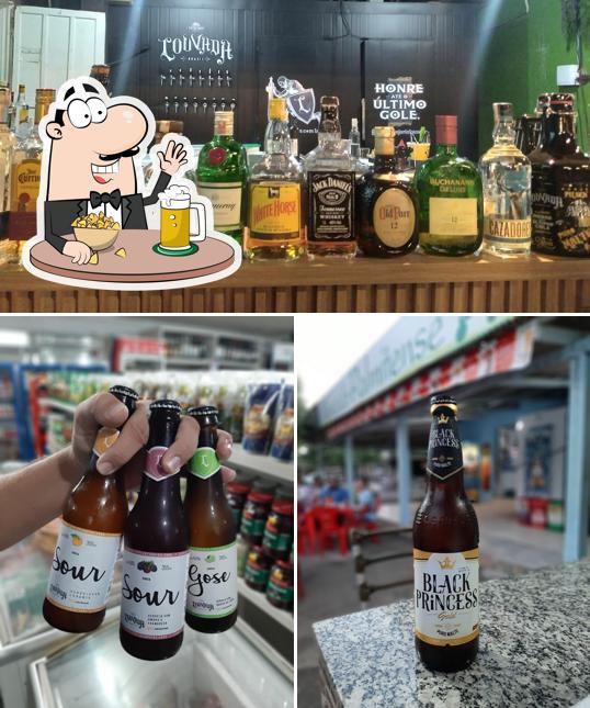 Peça um copo de cerveja leve ou escura