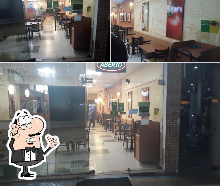 O interior do Subway