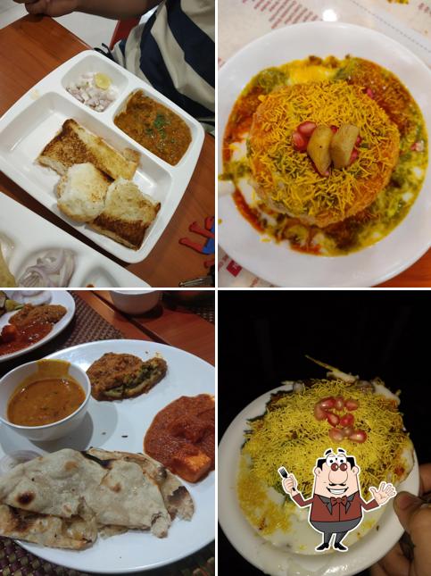 Food at Sharma Chaat Chaupaty