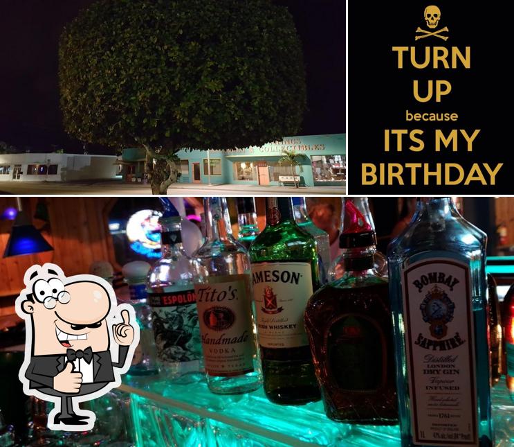 Sneakers Bar in Lake Worth Restaurant menu and reviews