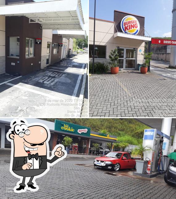 O exterior do Burger King | Drive Thru