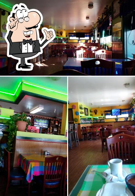 Faros in East Dundee Restaurant menu and reviews