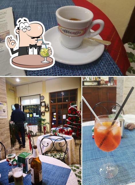 Dai un’occhiata alla foto che raffigura la bevanda e interni di Bar Caffetteria La Tartaruga