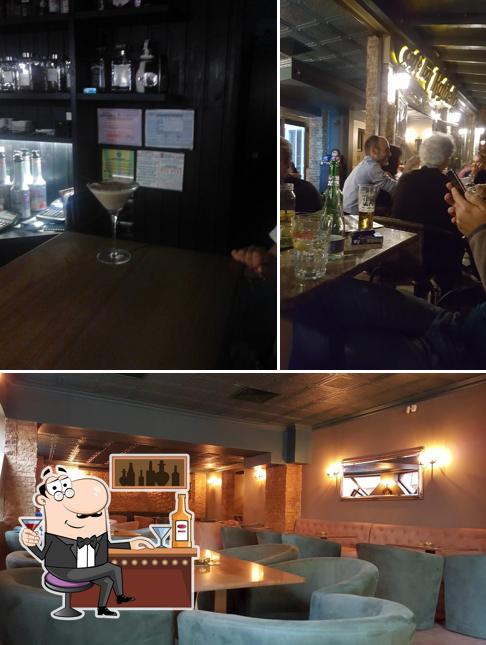 Las imágenes de barra de bar y interior en Caffe Bar Rafaello