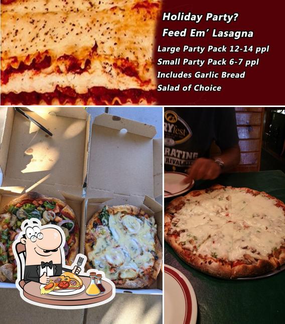 Elige una pizza en Huckleberry's Great Pizza and Calzones