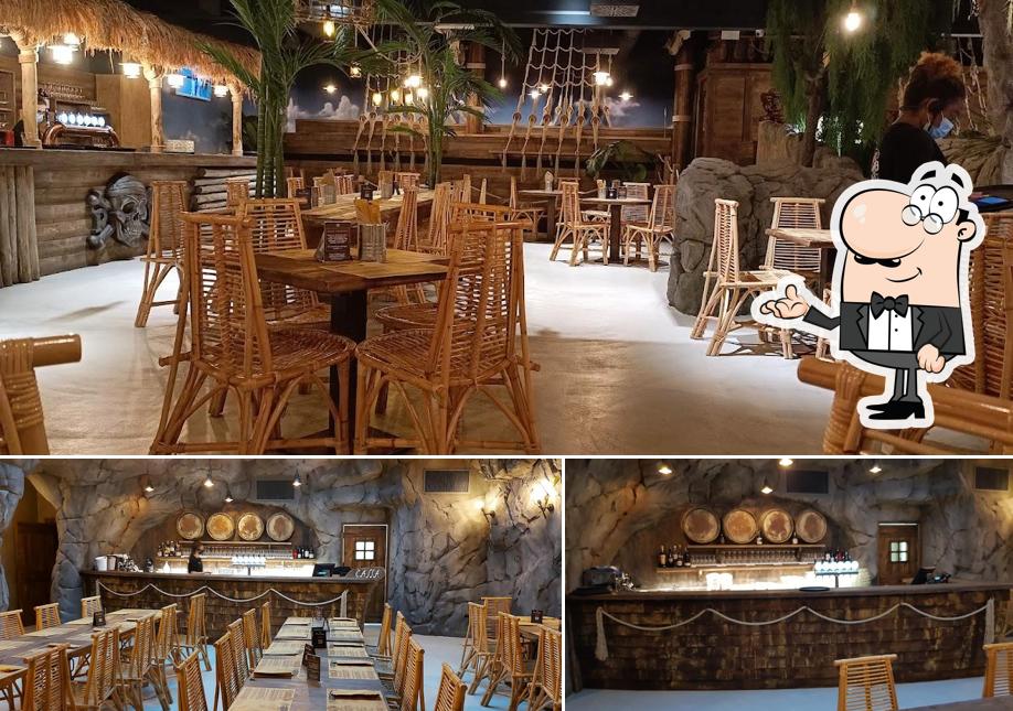 Pirates'Bay Restaurant - Olgiate Olona (VA) si caratterizza per la interni e bancone da bar