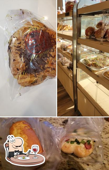 Еда в "Sheng Kee Bakery #11 - Westlake"