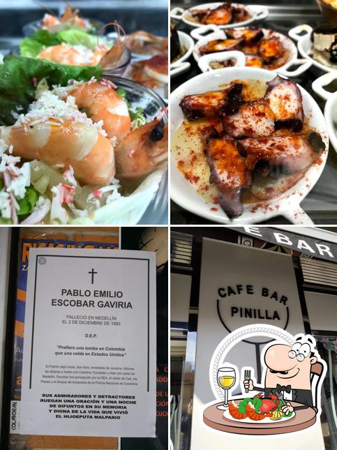 Попробуйте блюда с морепродуктами в "Café Bar Pinilla"