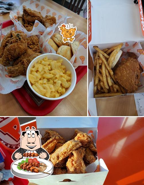 Food at Popeyes Louisiana Kitchen