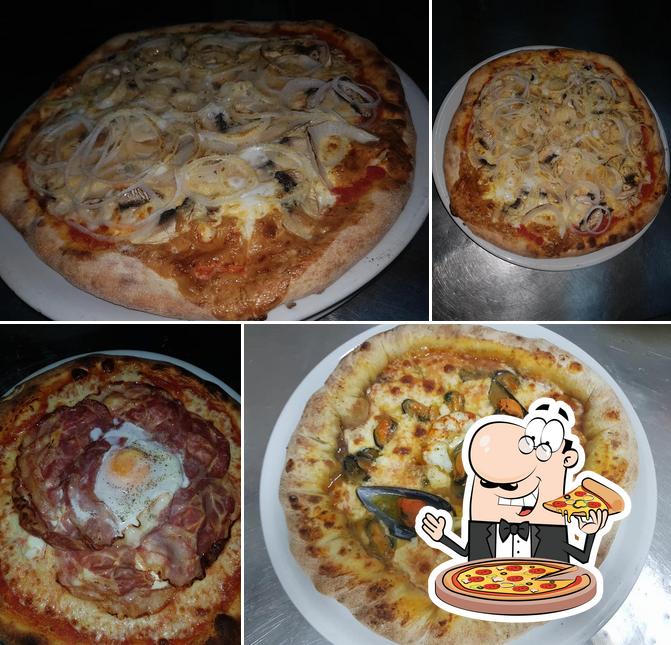 Prova una pizza a Trattoria pizzeria Regina di Gino Famá