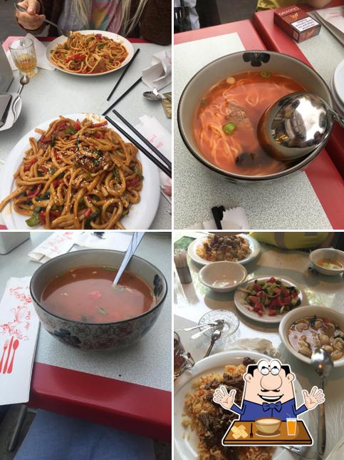 Platos en Yüksel Uygur Restaurant