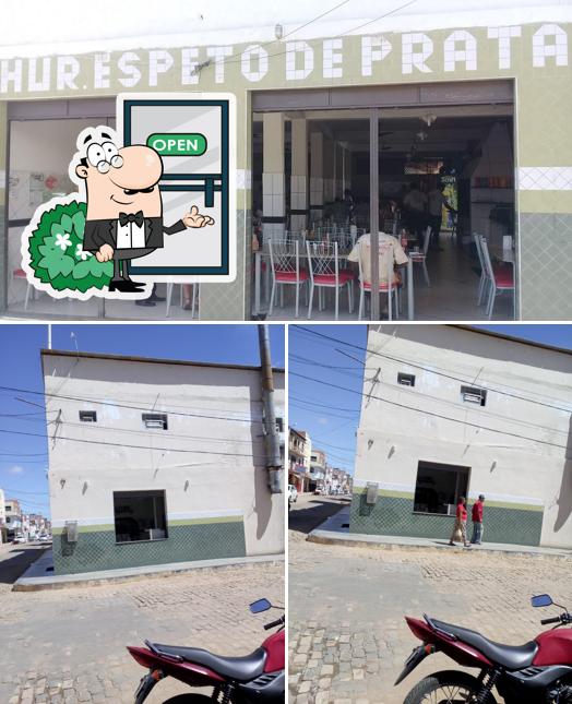 Confira a imagem mostrando exterior e interior a Churrascaria Espeto de Prata