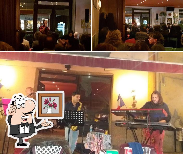 Dai un'occhiata agli interni di Caffè Cavour