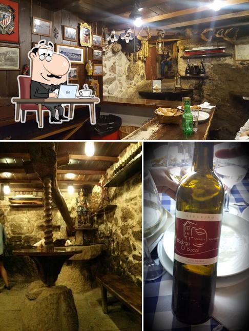 The photo of Restaurante O Bocoi’s interior and alcohol