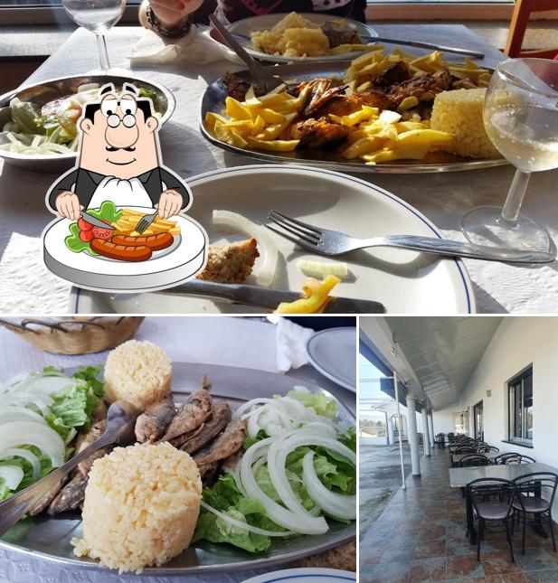 Among different things one can find food and interior at Restaurante A Laia do lido