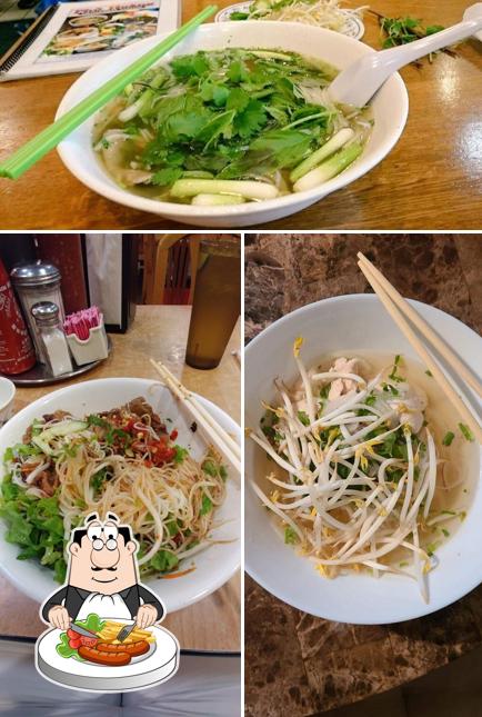 Еда в "Pho Hoang Restaurant"
