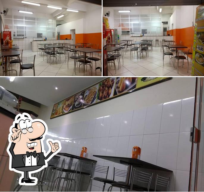 O interior do Durok Lanchonete e Restaurante