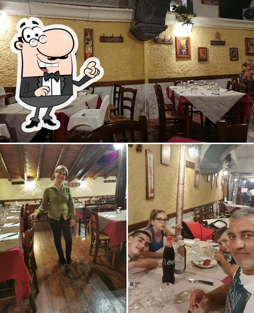 Gli interni di New Piccolo Mondo Ristorante Pizzeria Lounge bar