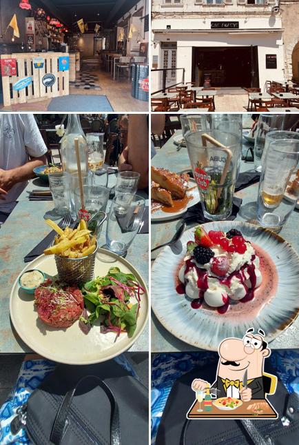 Check out the image depicting food and interior at Che Popeye : le bistrot des copains