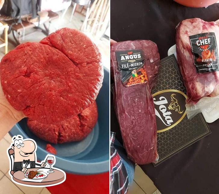 Escolha refeições de carne no Jota Bar e Petiscaria
