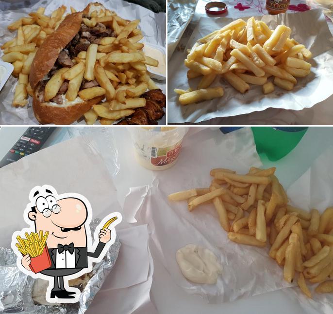 A Friterie Cathy vous pouvez profiter des frites, des pommes frites